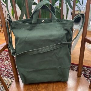 BAGGU DUCK TOTE BRAND NEW EVERGREEN *COLOR LIMITED EDITION* not sold anywhere